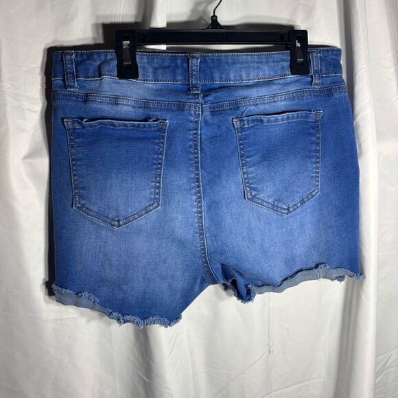 No Boundaries Button Fly Denim High Rise Shorts Junior Size 13 EPC - Picture 2 of 3